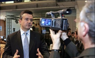 Le respect du Pacte de stabilité européen est "une conséquence et non pas un préalable" de la "nouvelle politique économique" menée par Nicolas Sarkozy, a déclaré lundi l'un des porte-parole de l'UMP Yves Jego.