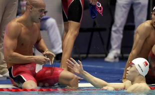 Sun Yang en discussion avec le Brésilien Joao de Lucca, qui refusait de le saluer, lors des Mondiaux de Gwangju en juillet 2019.