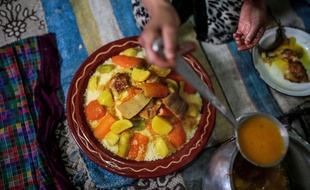 L'Algérie, la Tunisie et le Maroc revendique la patérnalité du couscous.