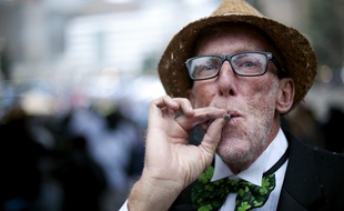 Les seniors sont de plus en plus nombreux à se tourner vers le cannabis thérapeutique aux Etats-Unis.