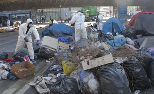 Paris, le 9 mai 2017. Après l'évacuation des 1.600 migrants installés Porte de la Chapelle, des solutions d'hébergement seront proposées.