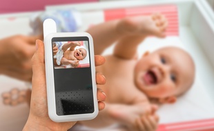 Certains babyphones allient audio et vidéo.