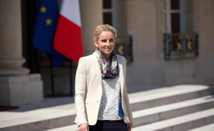 La ministre de l'Ecologie et de l'Energie Delphine Batho a indiqué mardi avoir rejeté une demande de permis d'exploration de gaz de schiste par la société Hexagon Gaz pour une zone à cheval entre la Corrèze, la Dordogne et le Lot.