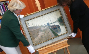 La toile «Quai de Clichy. Temps Gris (opus 156)» que l'Allemagne rend à la descendante de son propriétaire spolié.