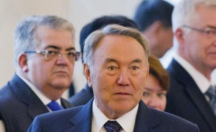 Le président du Kazakhstan, Noursoultan Nazarbaïev, a annoncé mercredi la tenue de législatives anticipées le 15 janvier dans cette ancienne république soviétique d'Asie centrale où seul le parti du chef de l'Etat, Nour Otan, est représenté au Parlement pour le moment.