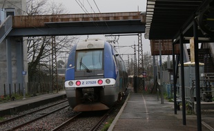 Le 10 février 2016, illustration TER, en gare de Blanquefort (Gironde)