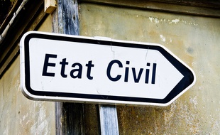 La Ligue des officiers d'état civile traque les prénoms insolites (illustration).