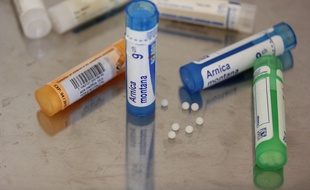 Tube de medicament homeopathique, le 27 juin 2019, Gace, France.