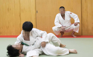 Illustration d'un cours de judo.
