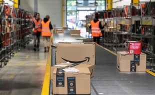 L'entrepôt d'Amazon Logistics France en région parisienne recouvre une surface de 13 000 m2