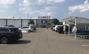 Le parking d'un supermarché (illustration).
