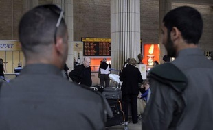 Israël interdisait dimanche l'entrée sur son sol à des centaines de militants de l'opération "Bienvenue en Palestine" dénonçant son contrôle de l'accès aux Territoires palestiniens occupés, soit à leur arrivée, soit dans les aéroports de départ.
