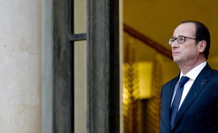 François Hollande, à la sortie de l'Elysée, le 6 octobre 2014