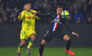 Percy Prado face à Kylian Mbappé.