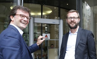 Paris, le 15 juin 2015. Jérôme Lavrilleux (à droite) arrive à la section financière du parquet de Paris accompagné par Christian Saint-Palais, son avocat (à gauche).