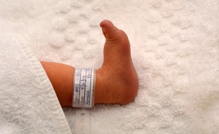 Le pied d'un nourrisson (photo illustration).
