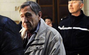 "Jeu" sexuel avec des enfants mais pas de "pédophilie", "gestes répréhensibles" mais "contexte de l'époque": les premières déclarations de Léonide Kameneff, principal accusé du procès de l'Ecole en bateau, ont beau être tortueuses, elles ne laissent aucun doute sur le climat sexualisé instauré entre lui et les enfants sur les voiliers-école.