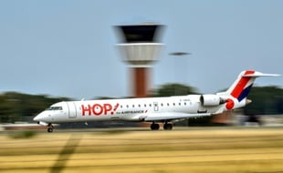 Un avion de la compagnie Hop! au départ de Lille.