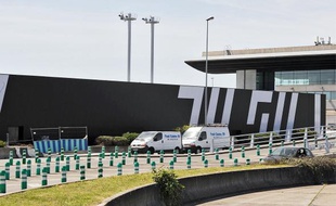 Bordeaux Illico est un terminal à services simplifiés.