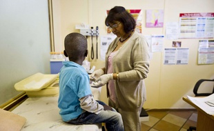 Dépistage du Sida dans une ONG sud-africaine à Johannesbourg.