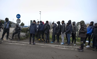 Des migrants près de Calais en janvier 2020 (illustration).