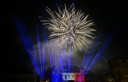 L’artificier se trompe de feu d’artifice et propose un spectacle tout pourri à la foule
