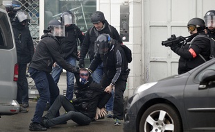 Un homme interpellé lors d'une manifestation de