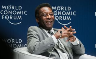 La légende du foot Pelé a été opéré d'une tumeur et devrait sortir de l'hôpital mardi 7 septembre 2021.