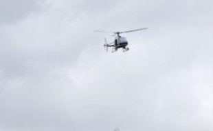 Neuf personnes dont plusieurs Corses, ont été interpellées dimanche en fin d'après-midi dans le sud de la France lors de l'interception d'un hélicoptère, en provenance du Maroc, avec 560 kg de cannabis, une première dans une affaire de trafic de drogue dans l'Hexagone.