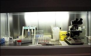 Du matériel pour procréation médicalement assistée à la Clinique spécialisée de la Muette de Paris.