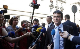 Plus d'un Français sur deux (53%) a une image positive de Manuel Valls "en tant que ministre de l'Intérieur", contre un quart (27%) qui ont une opinion négative, selon un sondage LH2 pour le Nouvel Observateur paru jeudi.