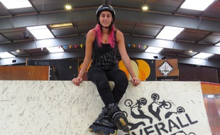 Anaëlle Nogueira, rideuse pro de roller basée à Nantes.