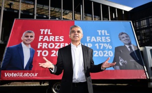 Le candidat travailliste Sadiq Khan à Londres, le 29 mars 2016