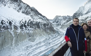 Emmanuel Macron en Rossignol lors d'un déplacement au Mont-Blanc le 13 février 2020.