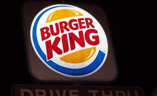 La chaîne américaine de hamburgers Burger King va acheter les cafés canadiens Tim Hortons pour 11,4 milliards de dollars