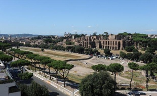Le Circus Maximus de Rome ("Circo Massimo" aujourd'hui), la plus grande arène du monde il y a 2000 ans, pourrait accueillir un slalom parallèle en ville comptant pour la Coupe du monde de ski alpin dès 2014 ou 2015, a indiqué jeudi la Fédération italienne de sports d'hiver (FISI).