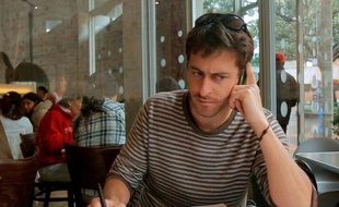 Quinze jours après sa capture dans le sud de la Colombie, la guérilla des Farc a proposé dimanche de remettre le journaliste français Roméo Langlois à une mission humanitaire, ainsi qu'un représentant de la France.