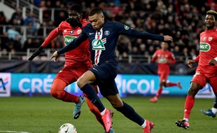 Mbappé en Coupe de France face à Dijon.