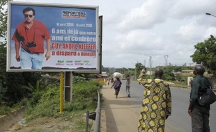 Un squelette a été découvert vendredi dans un village de l'ouest de la Côte d'Ivoire qui pourrait être celui du journaliste franco-canadien Guy-André Kieffer, disparu en avril 2004 à Abidjan, a-t-on appris de source proche du dossier.