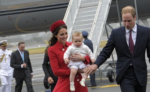 Premier voyage officiel pour le prince George, arrivé à Wellington en Nouvelle-Zélande le 7 avril 2014.