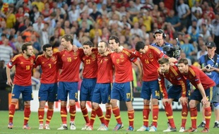 L'Espagne, qui dispute dimanche contre l'Italie la finale de l'Euro-2012, sa troisième de rang après les titres européen de 2008 et mondial de 2010, a affiché sa motivation vendredi à l'idée de réaliser un triplé Euro-Mondial-Euro inédit dans l'histoire du football.