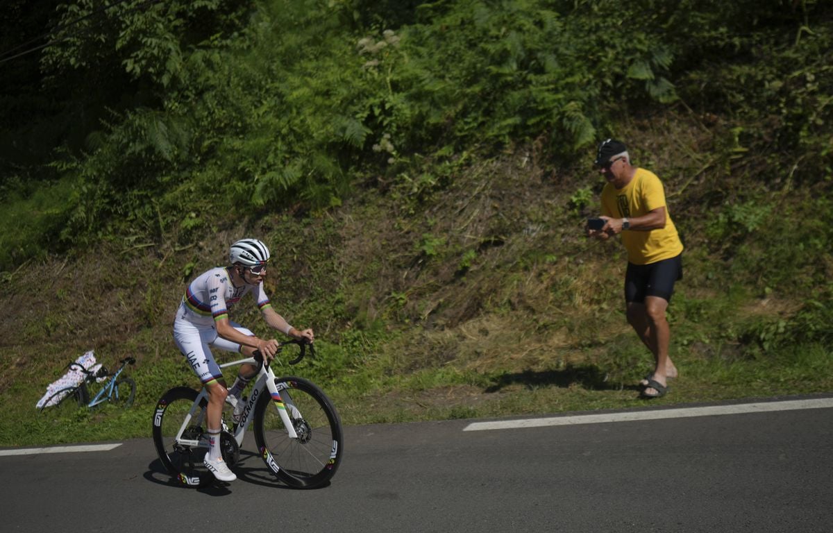 Tour de France 2025 : Tadej Pogacar et son équipe UAE, en balade à Hautacam, « détruisent-ils » le cyclisme ?