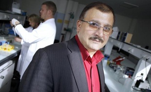 Le professeur Gilles-Eric Séralini, qui a dirigé une étude choc sur la toxicité d'un OGM, en cours d'examen par les autorités sanitaires, s'est dit lundi "attaqué de manière extrêmement malhonnête par des lobbies" en réponse aux critiques sur son étude dévoilée mercredi.
