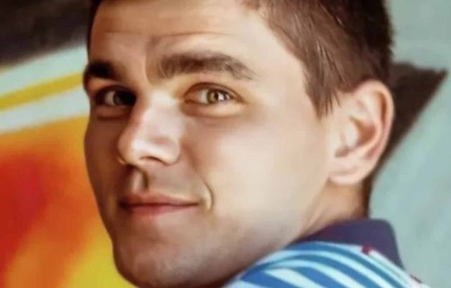 Israélo-russe, il vivait à Tirat Carmel, dans le nord d’Israël, avant d’être enlevé au festival Nova. Il est père d’une petite fille âgée aujourd’hui de 5 ans qui vit avec sa mère en Russie. Il avait immigré avec sa mère d’Ukraine.