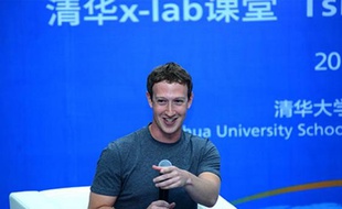 Le fondateur de Facebook Marc Zuckerberg lors d'une intervention à l'université de Tsinghua à Pékin le 22 octobre 2014