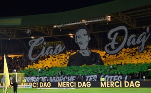 Le magnifique tifo de la tribune Loire en hommage à Dag'.