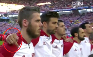 Le vrai-faux doigt d'honneur de Piqué