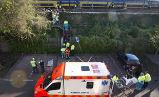 La collision entre les deux trains a eu lieu vers 18h30 samedi dans la banlieue ouest d'Amsterdam.