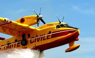 Quatre Canadair ont dû intervenir en renfort pour lutter contre les feux de forêt en Ariège.