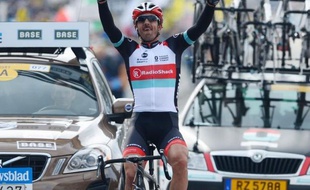Le Suisse Fabian Cancellara (RadioShack) a remporté dimanche pour la deuxième fois le Tour des Flandres, la grande classique cycliste courue dimanche sur 256 kilomètres entre Bruges et Audenarde.